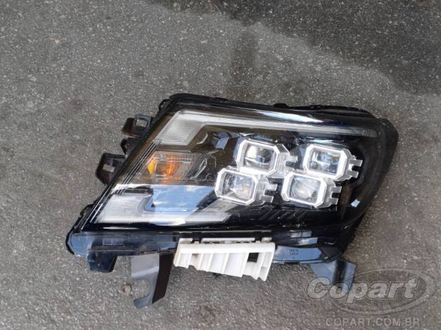 2025 NISSAN FRONTIER CD 