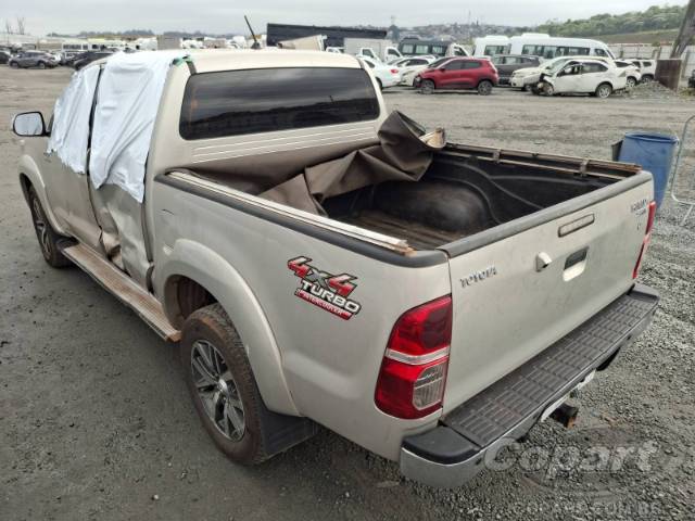 2013 TOYOTA HILUX CD 