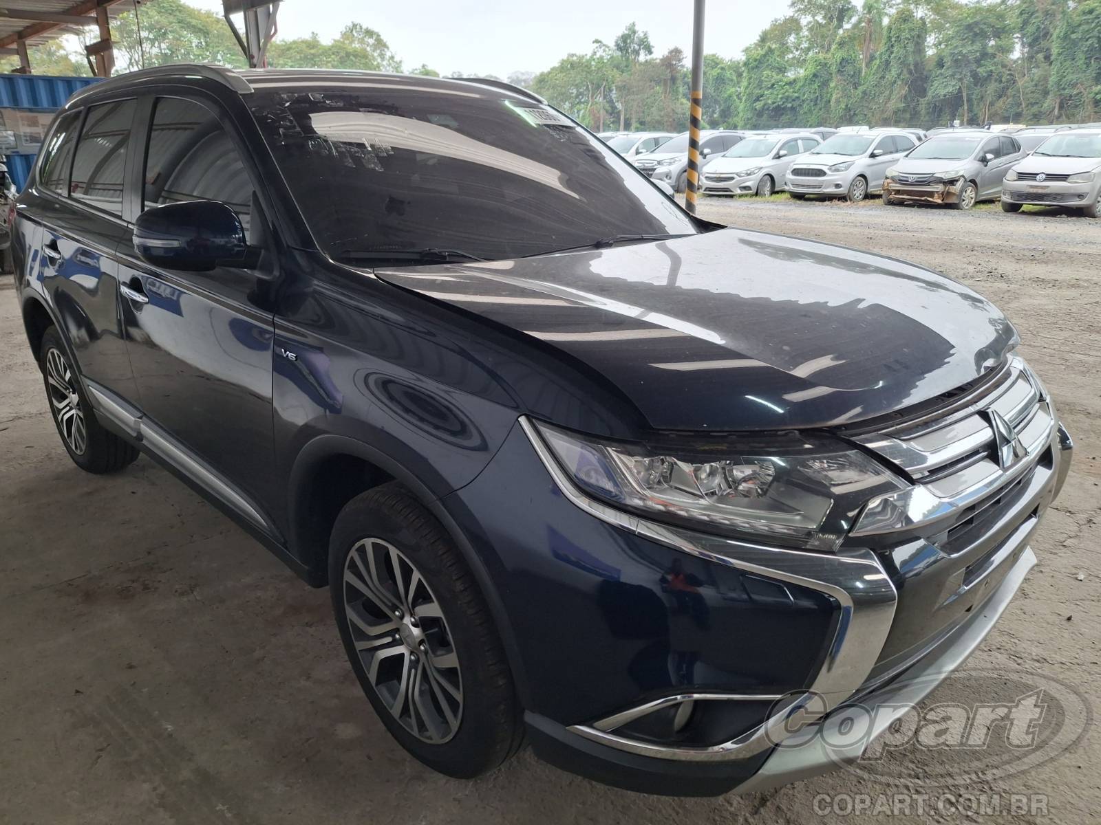 Veículo Mitsubishi Outlander Mitsubishi Outlander 2018 SUV Grande 2018 em leilão