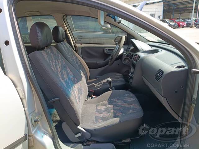 2004 CHEVROLET CORSA 
