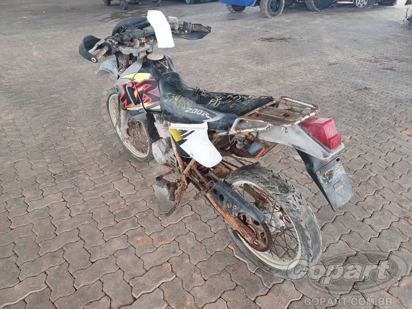 Foto 3: 2001 HONDA XR 200