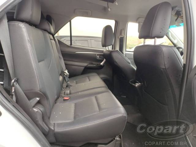 2025 TOYOTA HILUX CD 