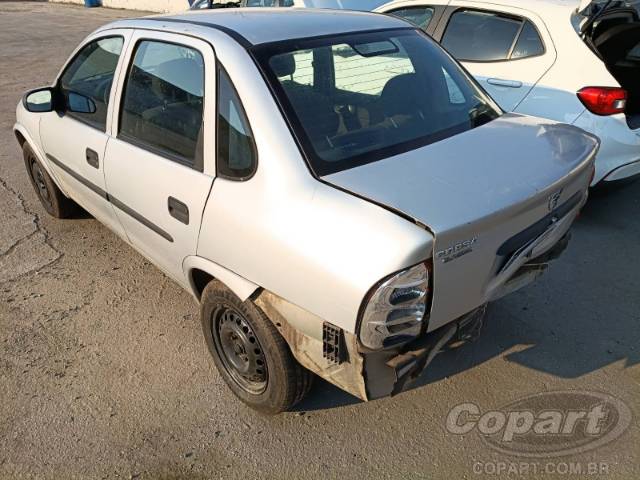 2004 CHEVROLET CORSA SEDAN 