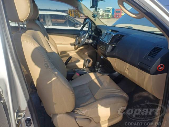 2015 TOYOTA HILUX SW4 