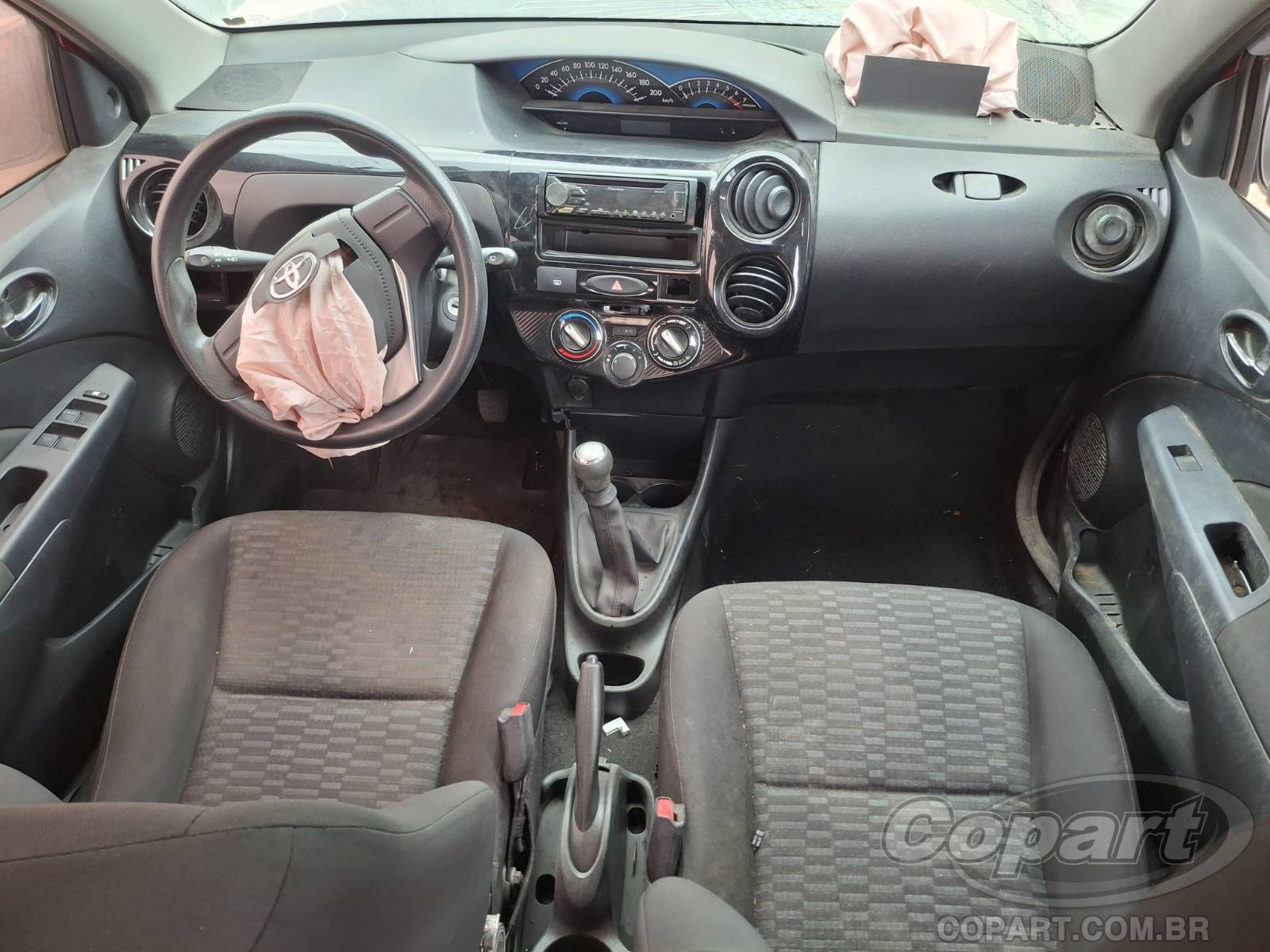 Foto 9 de 10: 2015 TOYOTA ETIOS