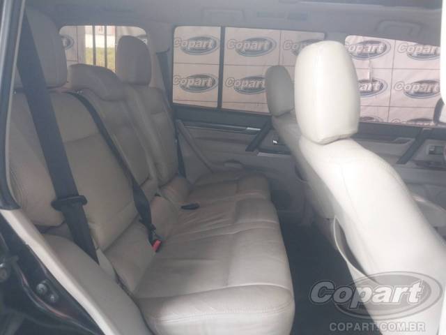 2015 MITSUBISHI PAJERO FULL 