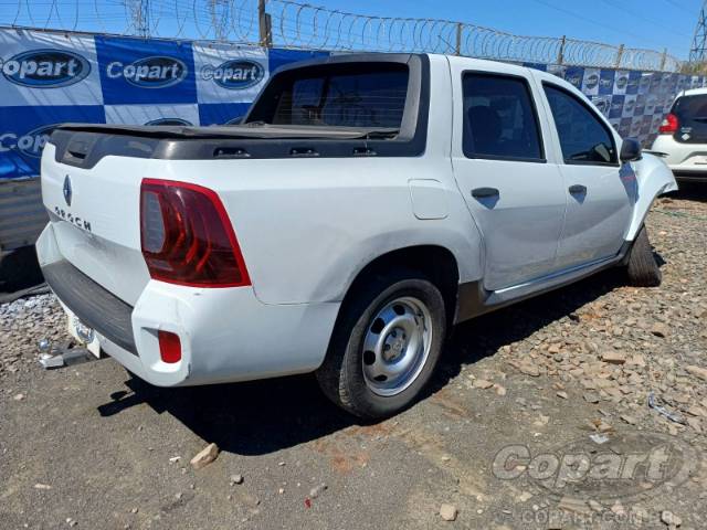 2018 RENAULT DUSTER OROCH 