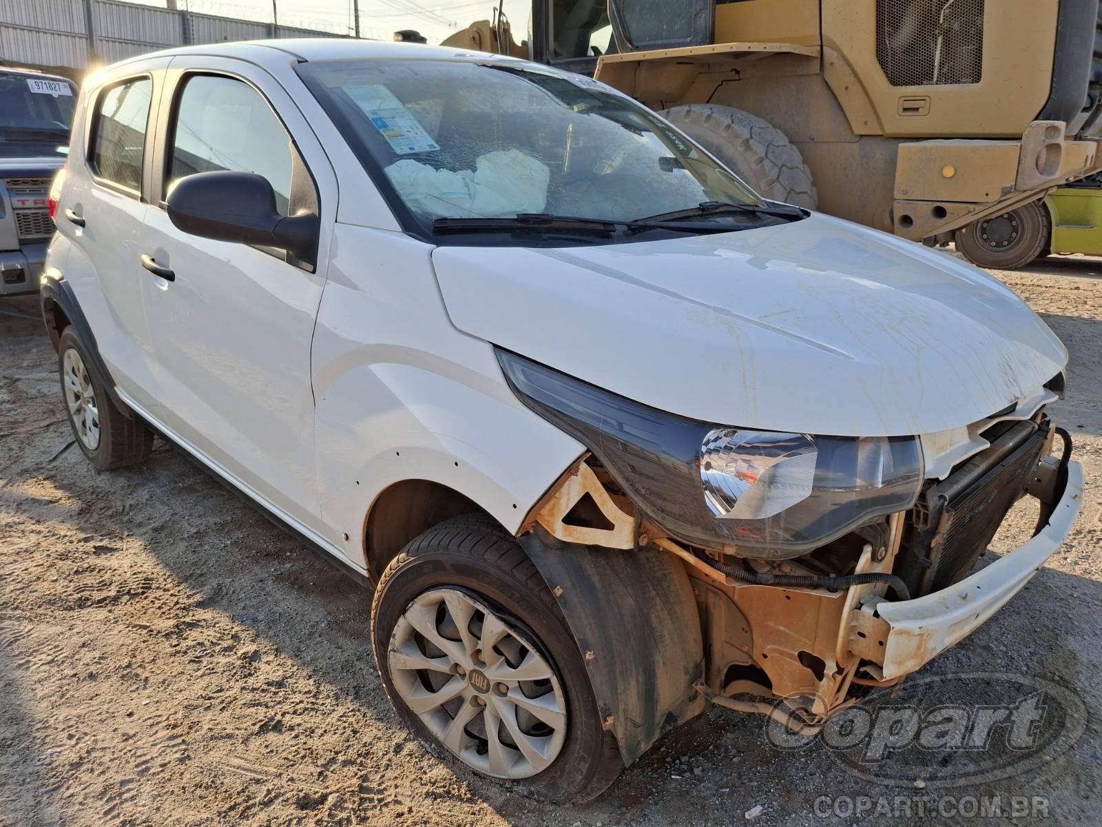 Fiat Mobi Like 1.0 Fire 2023 Colisão Média Monta