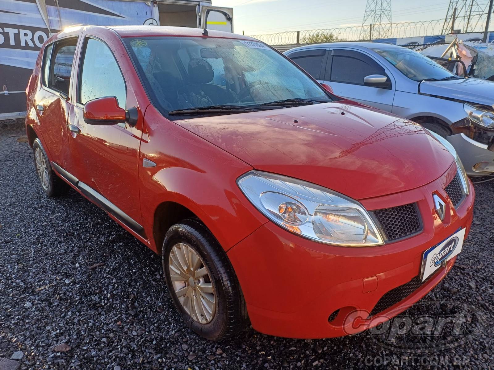 Renault Sandero 2011 em leilão