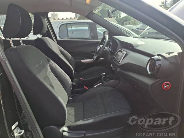 2017 NISSAN KICKS 