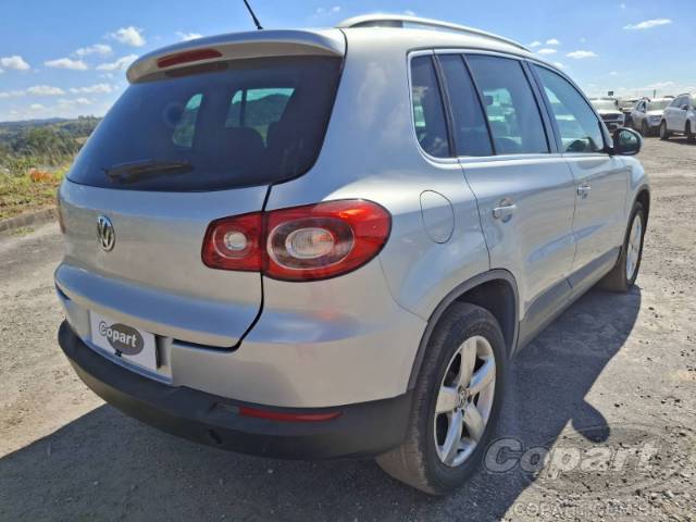 2010 VOLKSWAGEN TIGUAN 