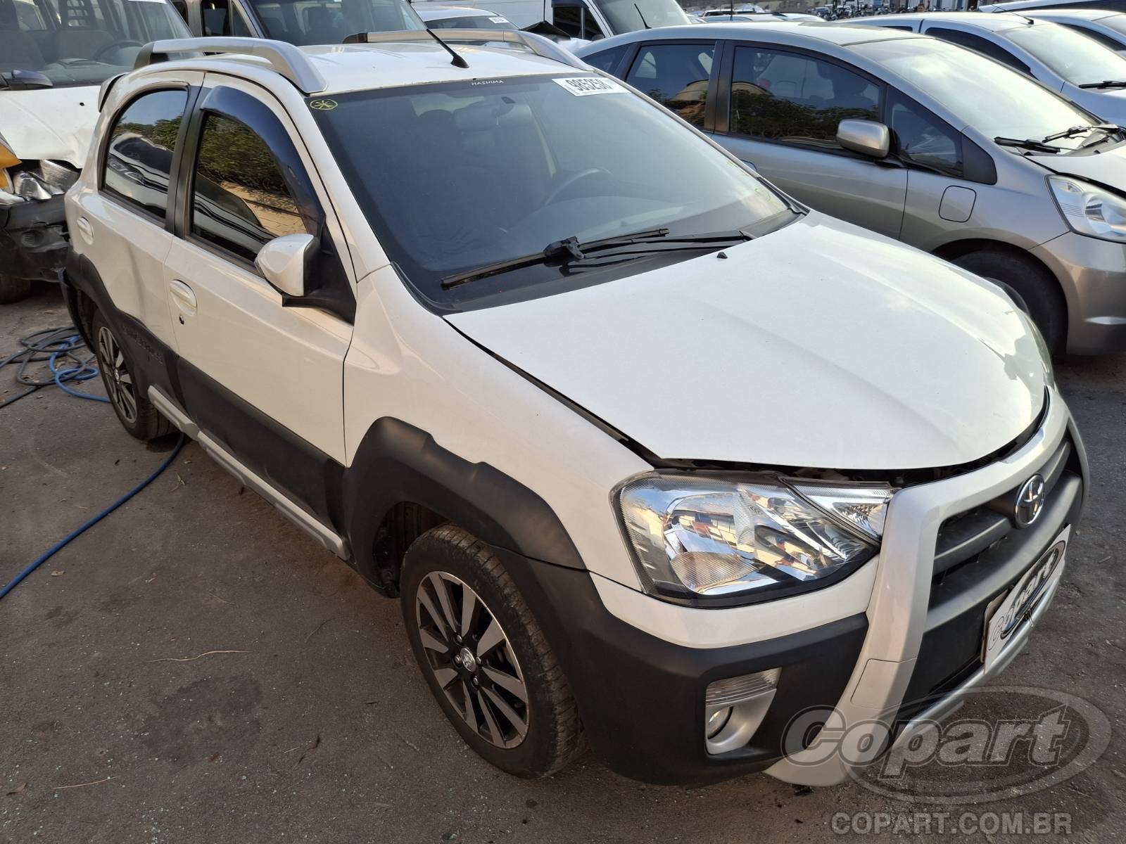 Veículo Toyota Etios Toyota Etios Cross 1.5 16V 2014 Colisão Média Monta 2014 em leilão