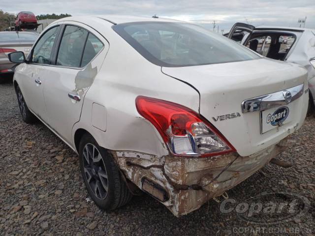2016 NISSAN VERSA 