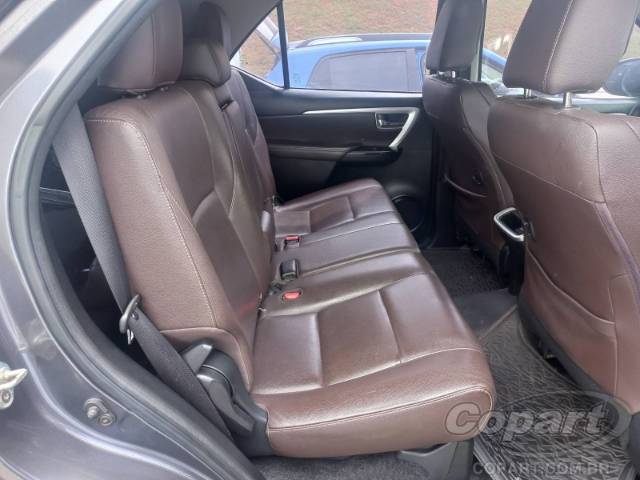 2017 TOYOTA HILUX SW4 