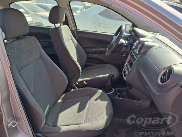 2013 VOLKSWAGEN VOYAGE 