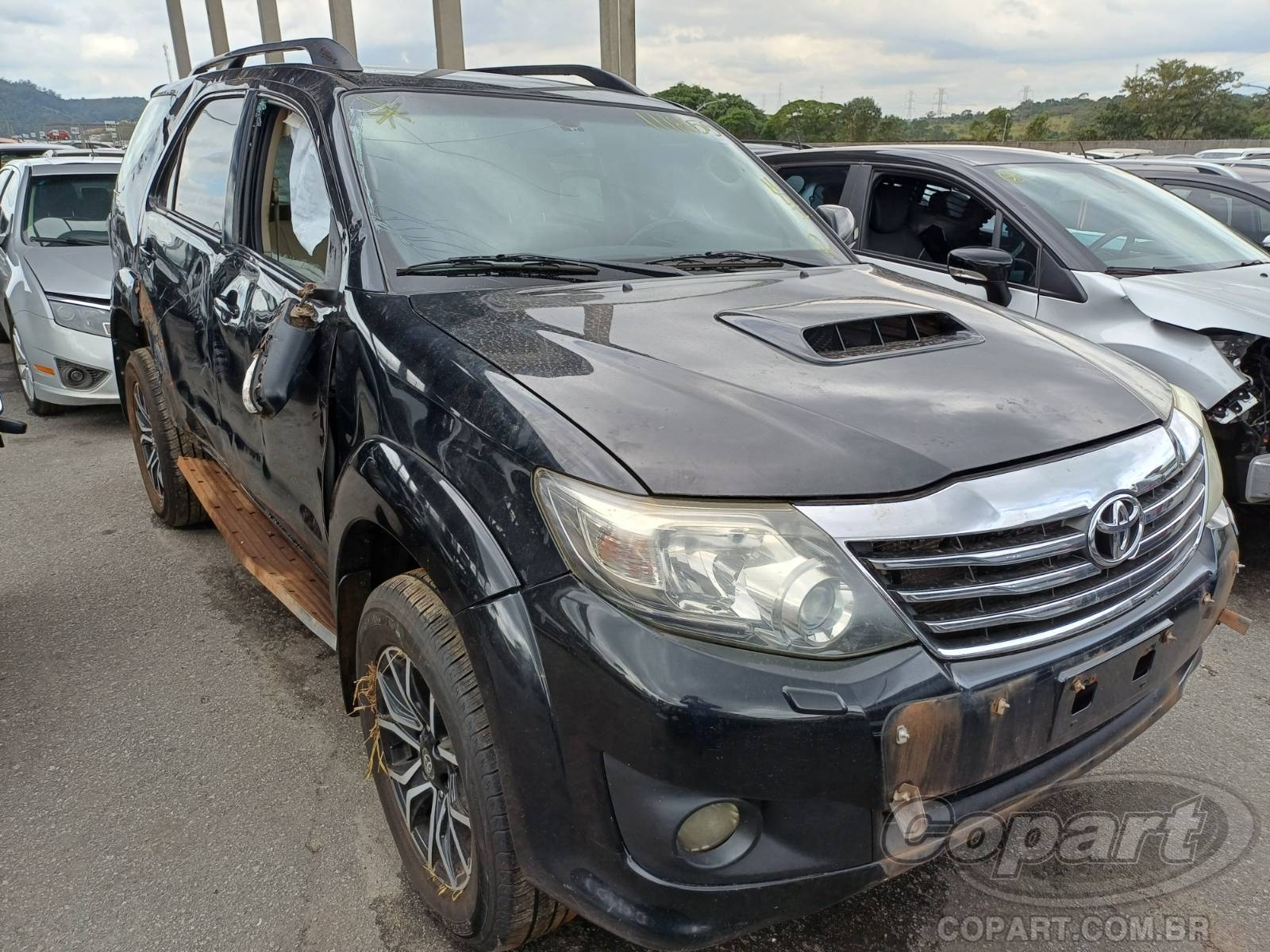 Veículo Toyota Hilux SW4 Toyota Hilux SW4 3.0 D-4D Turbo 2014 2014 em leilão
