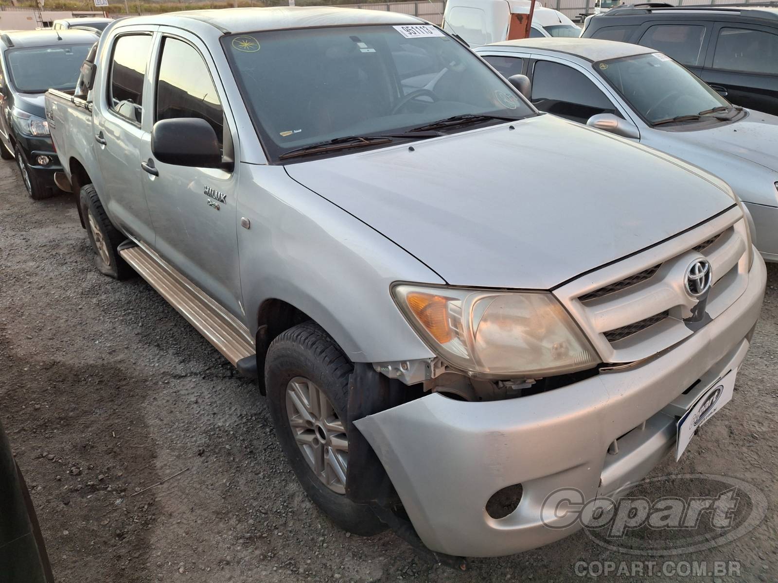 Toyota Hilux CD STD 2.5 D-4D Turbo 2008 Médio Dano