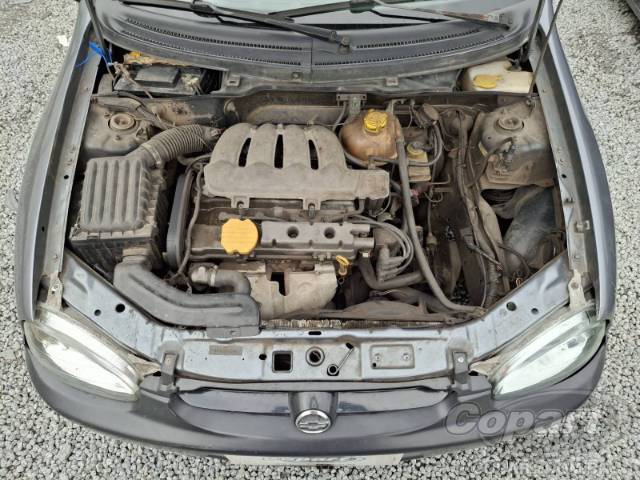 2001 CHEVROLET CORSA SEDAN 