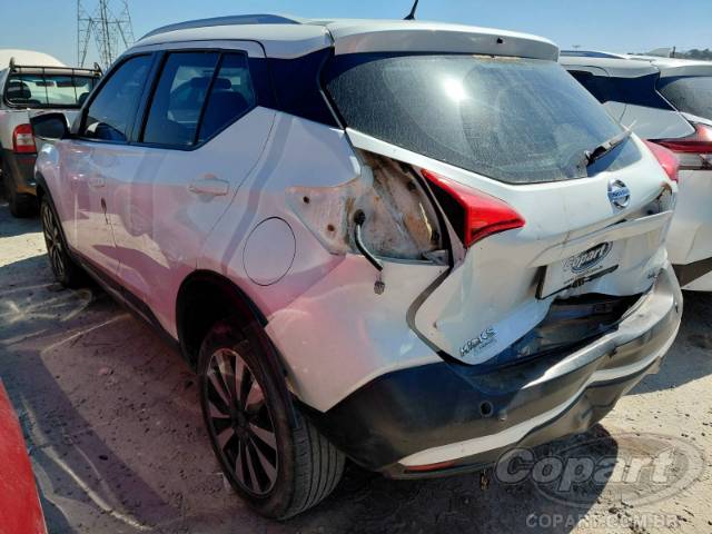 2017 NISSAN KICKS 