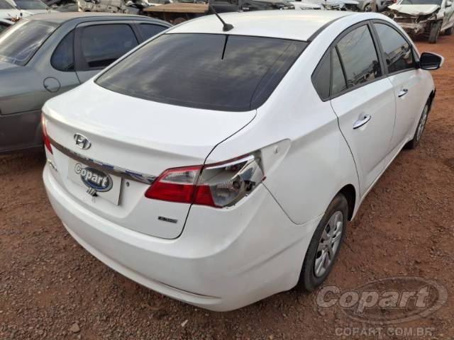 2014 HYUNDAI HB20S 