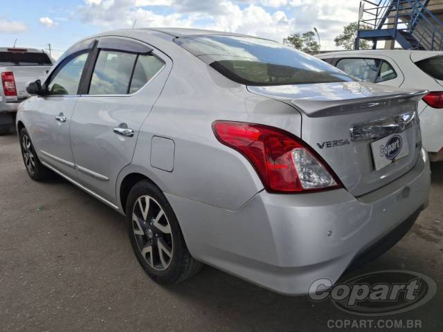 2017 NISSAN VERSA 