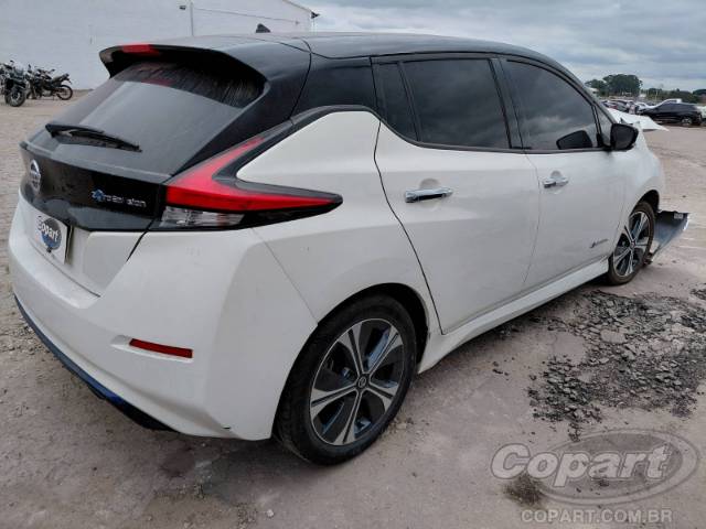 2022 NISSAN LEAF 