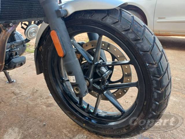 2026 ROYAL ENFIELD Guerrilla 