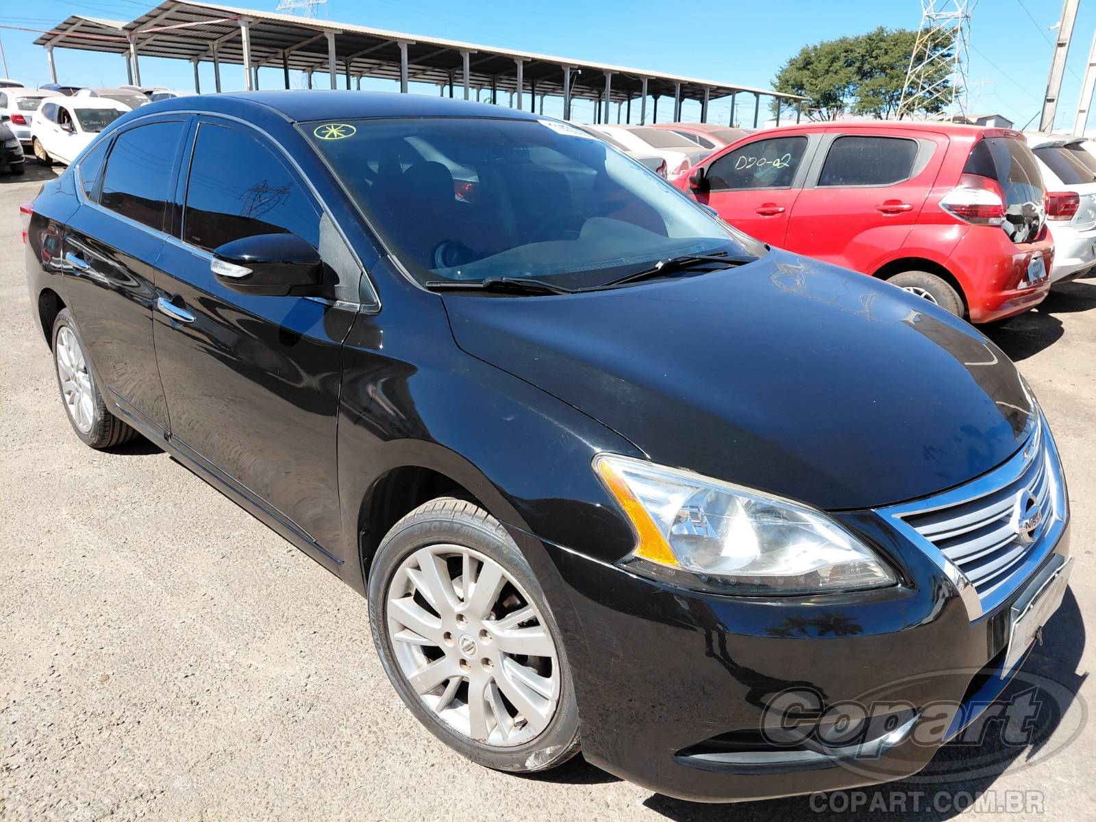 Nissan Sentra 2016 em leilão — GO