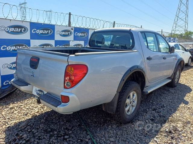 2013 MITSUBISHI L200 TRITON 