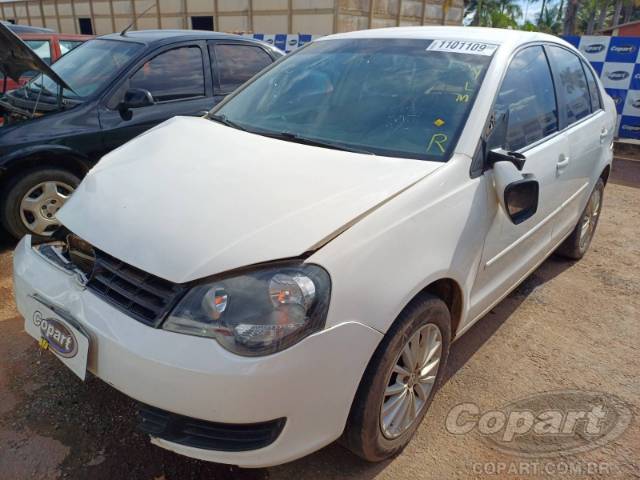2013 VOLKSWAGEN POLO SEDAN 