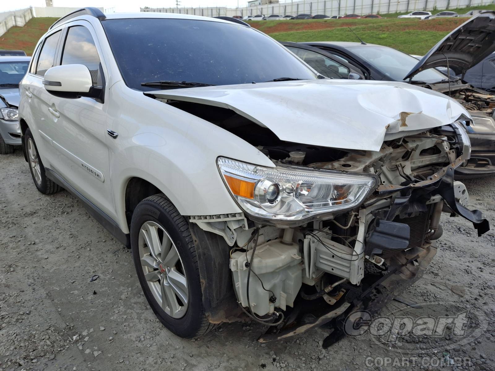 Veículo Mitsubishi ASX Mitsubishi ASX 4WD 2.0 16V MIVEC 2013 Pequena Monta 2013 em leilão