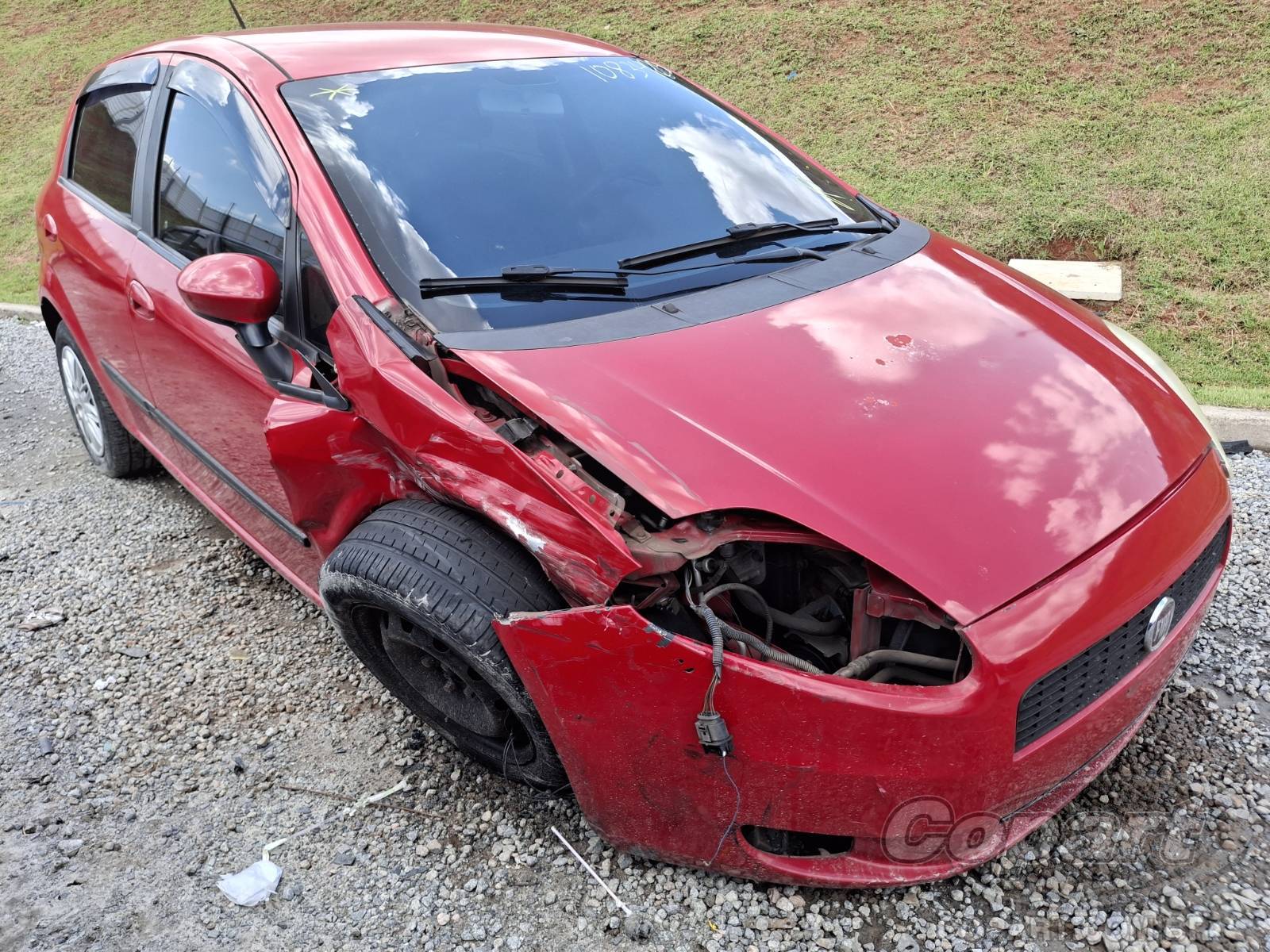 Veículo Fiat Punto Fiat Punto Attractive 1.4 Fire 2011 2011 em leilão