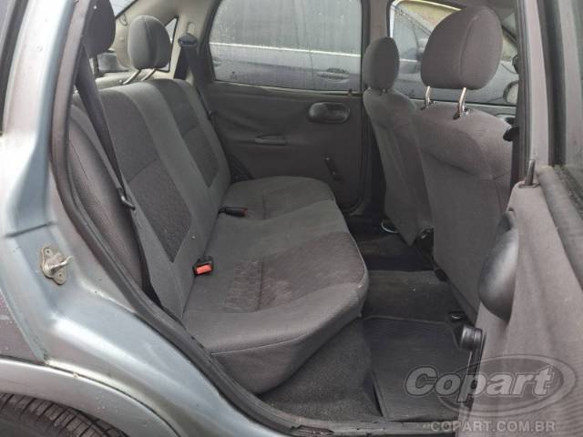 2003 CHEVROLET CORSA SEDAN 