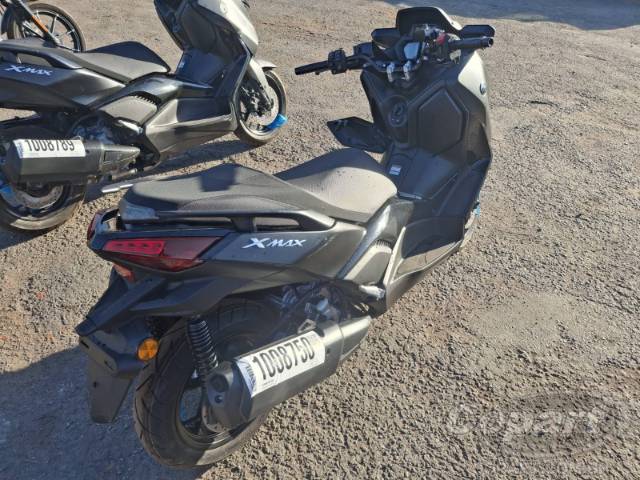 2025 YAMAHA XMAX 