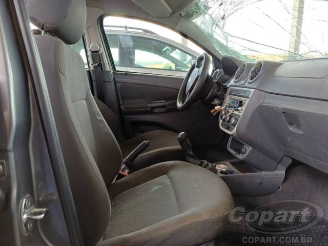 2012 VOLKSWAGEN VOYAGE 