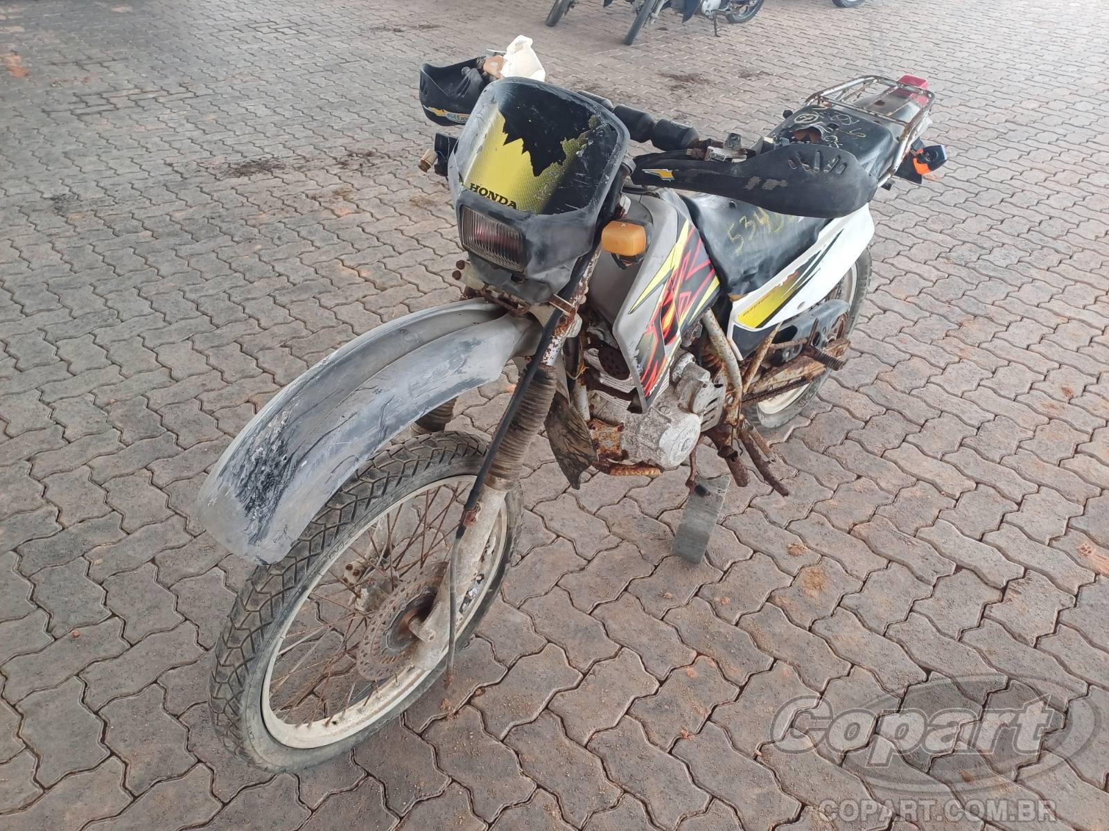 Foto 2: 2001 HONDA XR 200