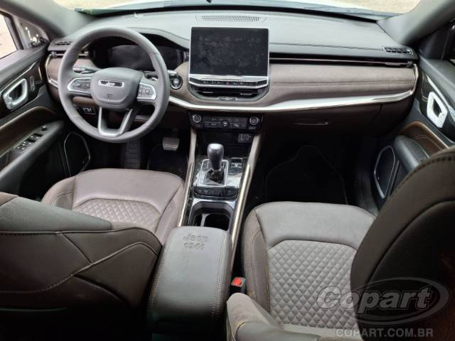 2025 JEEP COMMANDER 