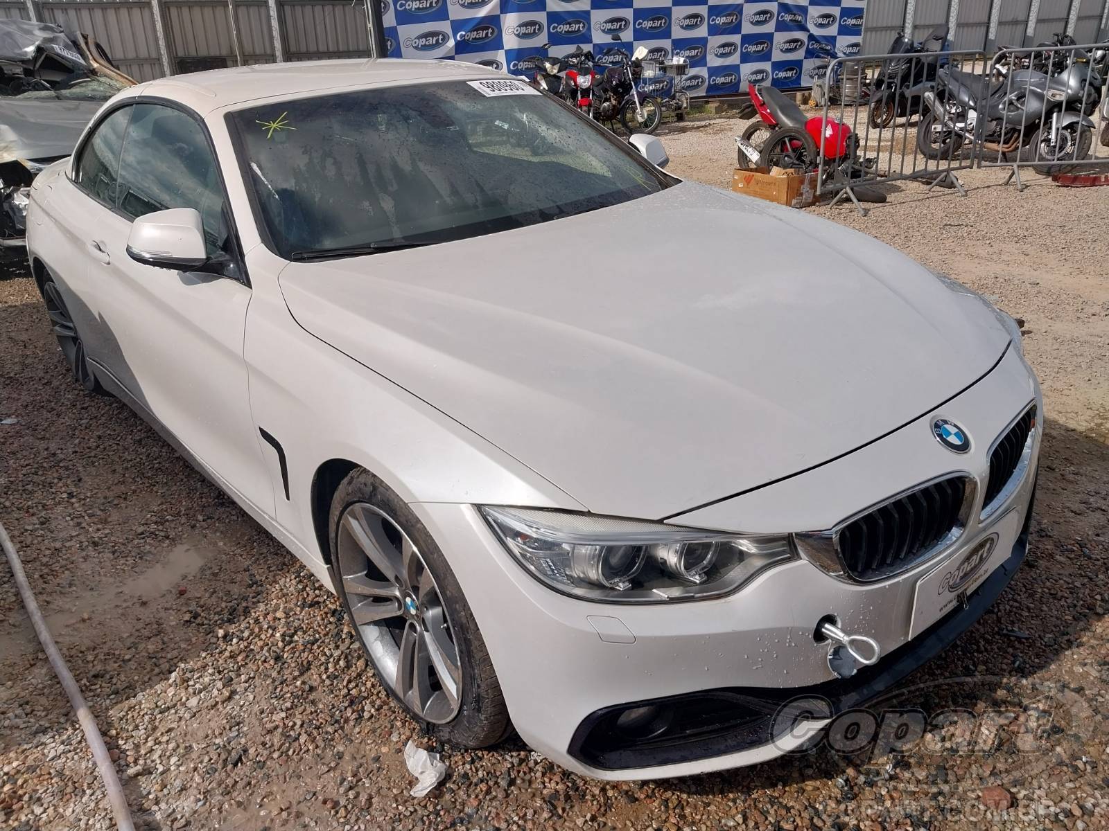 Veículo BMW Serie 4 BMW Serie 4 Cabrio 420i 2.0 16V Twin Turbo 2015 Pequena Monta 2015 em leilão