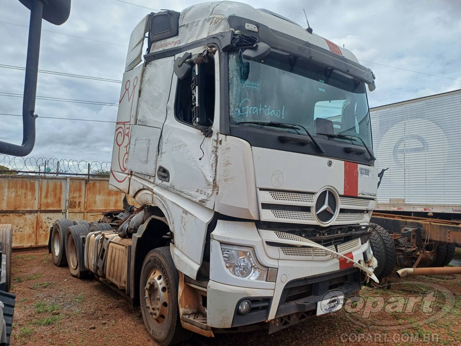 Veículo MERCEDES-BENZ Actros Mercedes Benz Actros 2553 S 2024 Colisão 2024 em leilão