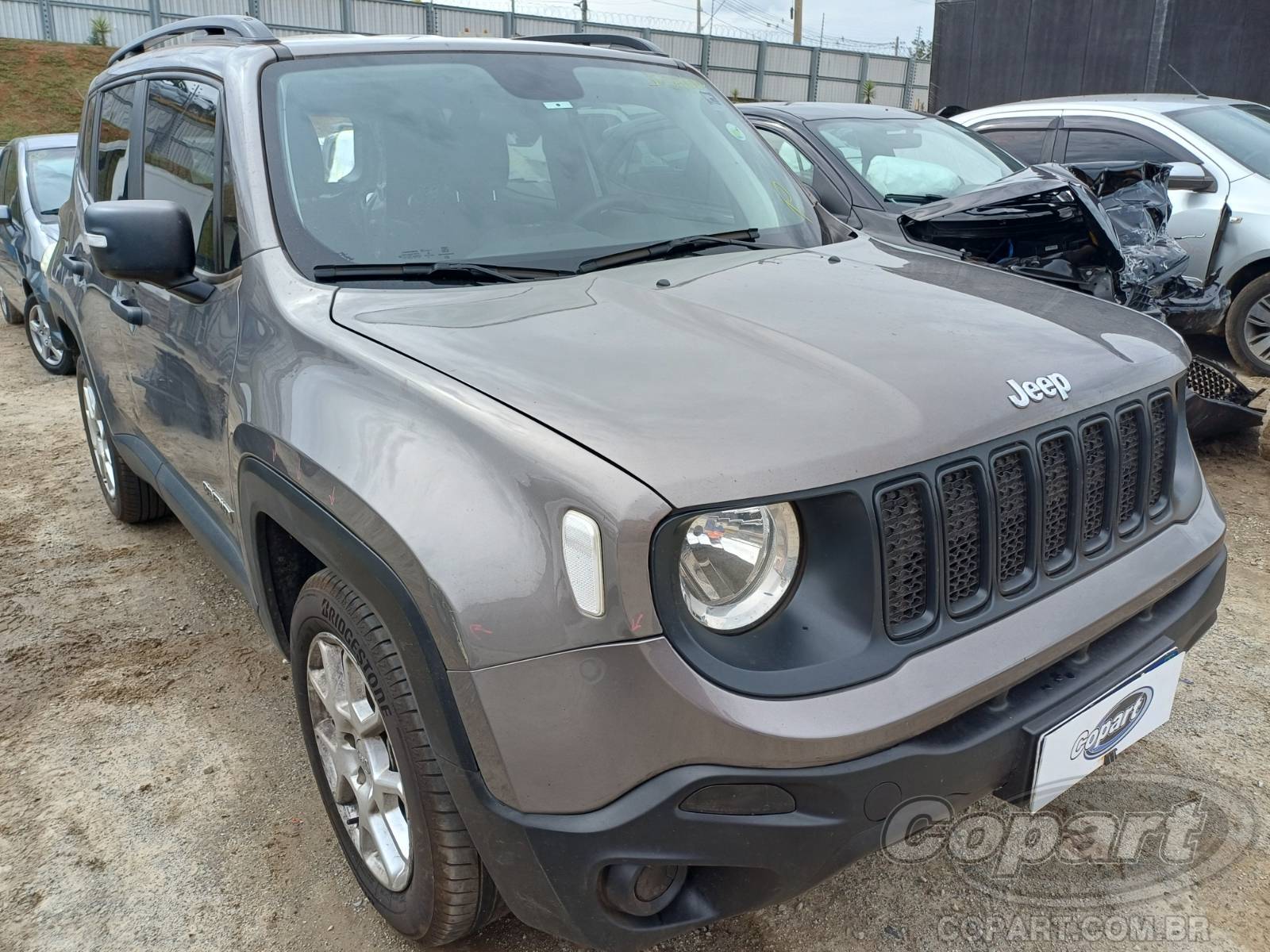 Veículo Fiat Renegade JEEP RENEGADE SPORT 1.8 16V E.TORQ EVO FLEXIVEL ALCOOL/GASOLINA 2021 2021 em leilão