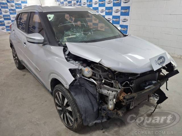 2017 NISSAN KICKS 