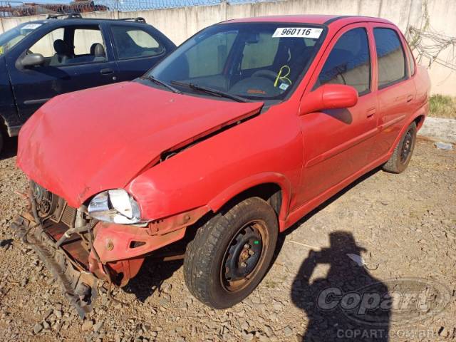 2001 CHEVROLET CORSA SEDAN 