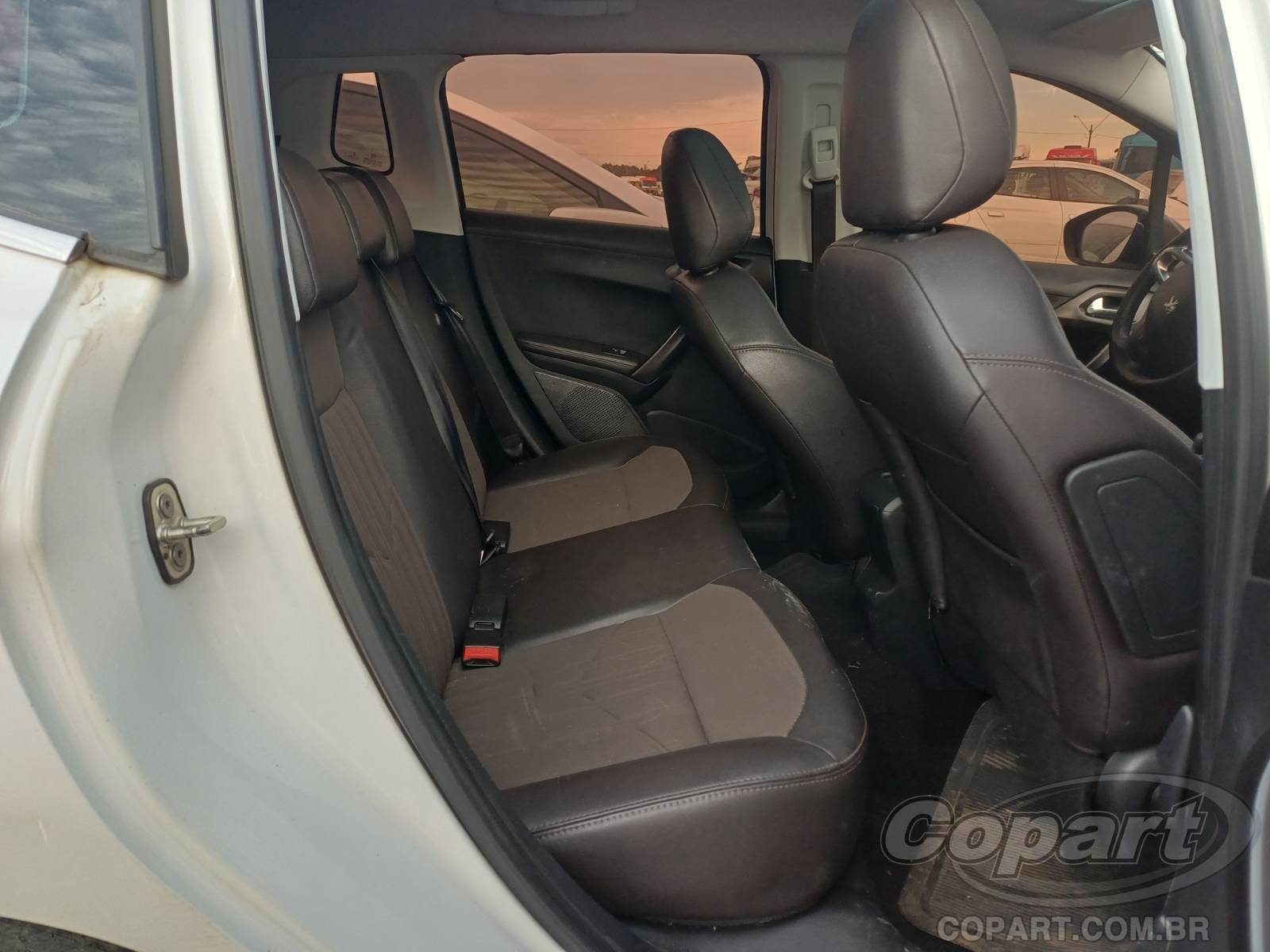 Foto 6 de 11: 2016 PEUGEOT 2008