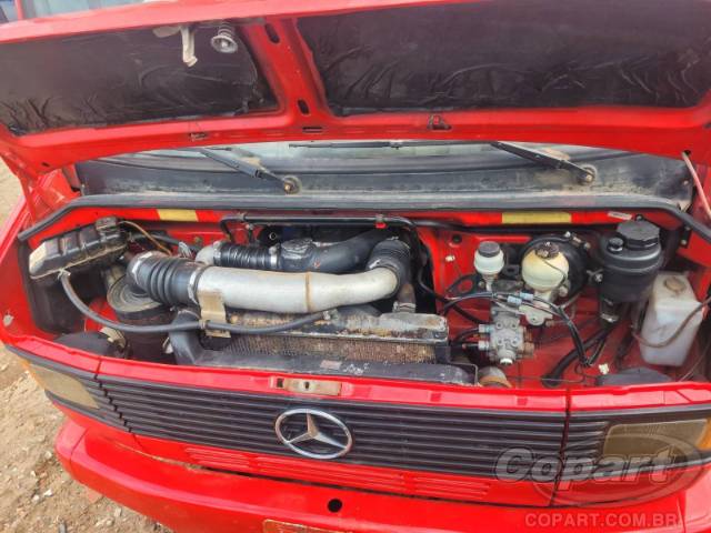 2009 MERCEDES BENZ 710 