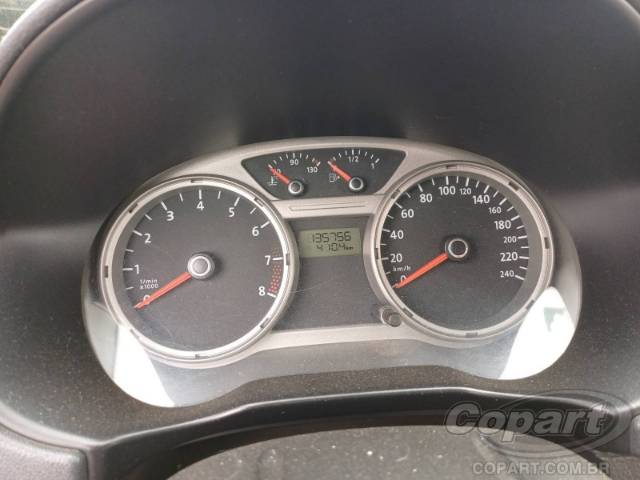 2011 VOLKSWAGEN VOYAGE 