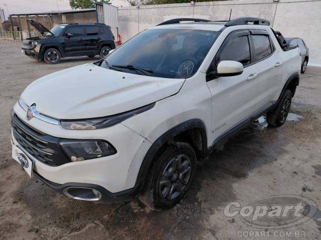 2017 FIAT TORO 