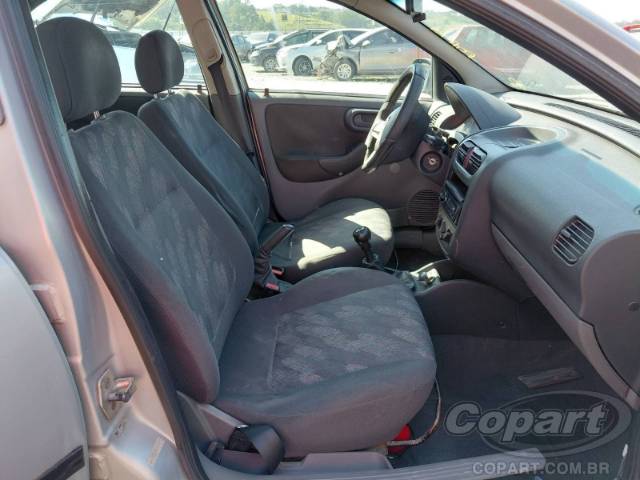 2003 CHEVROLET CORSA SEDAN 
