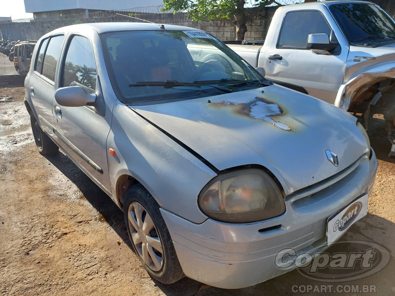 RENAULT CLIO 2001
