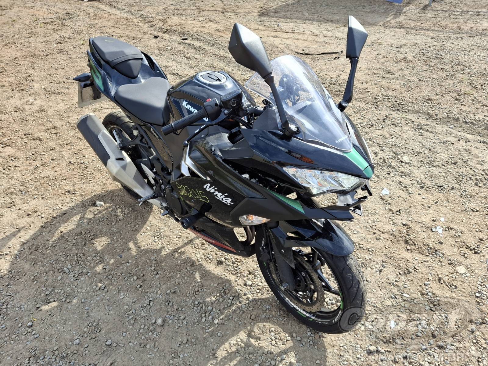 Veículo KAWASAKI Ninja Kawasaki Ninja 400 2021 Pequena Monta 2021 em leilão