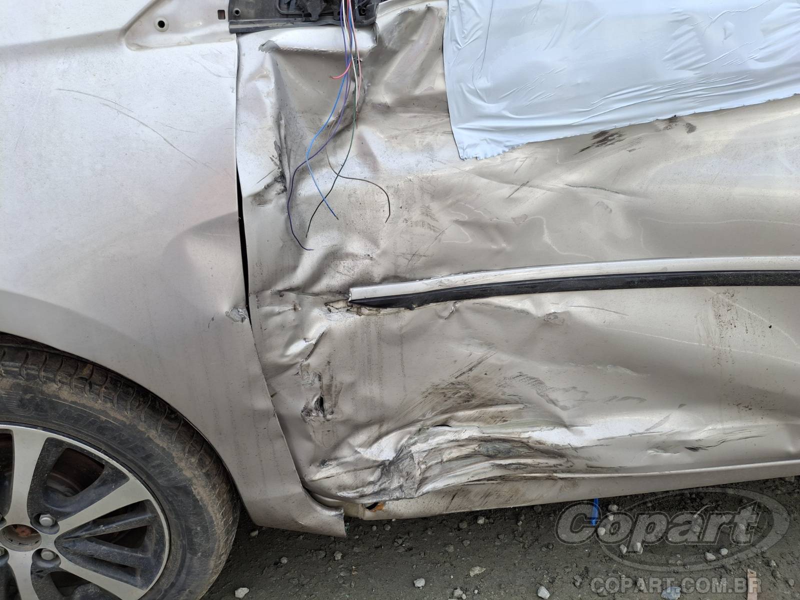 2019 TOYOTA YARIS — foto 13 de 15